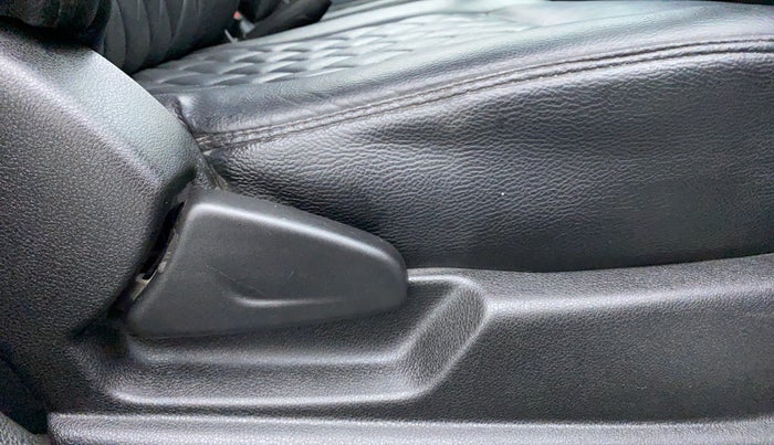 2018 Renault Kwid CLIMBER 1.0, Petrol, Manual, 23,896 km, Driver Side Adjustment Panel
