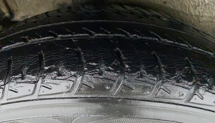 2015 Maruti Celerio VXI d, Petrol, Manual, 44,476 km, Right Rear Tyre Tread