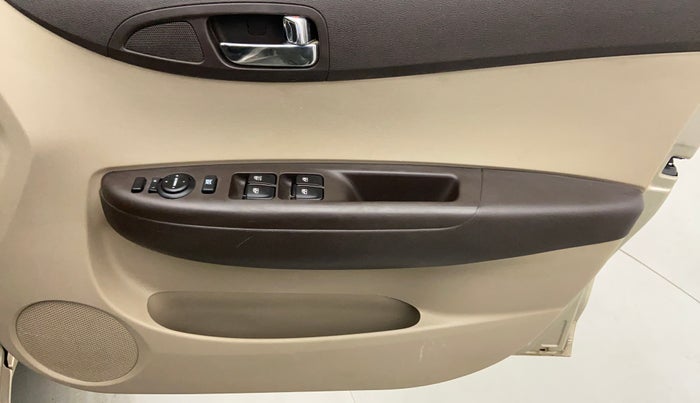 2010 Hyundai i20 SPORTZ 1.2, Petrol, Manual, 42,073 km, Driver Side Door Panels Control