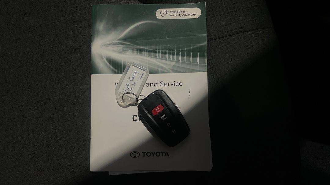 2023 Toyota Camry Ascent Hybrid, Automatic, 55004 km, Key Close-up