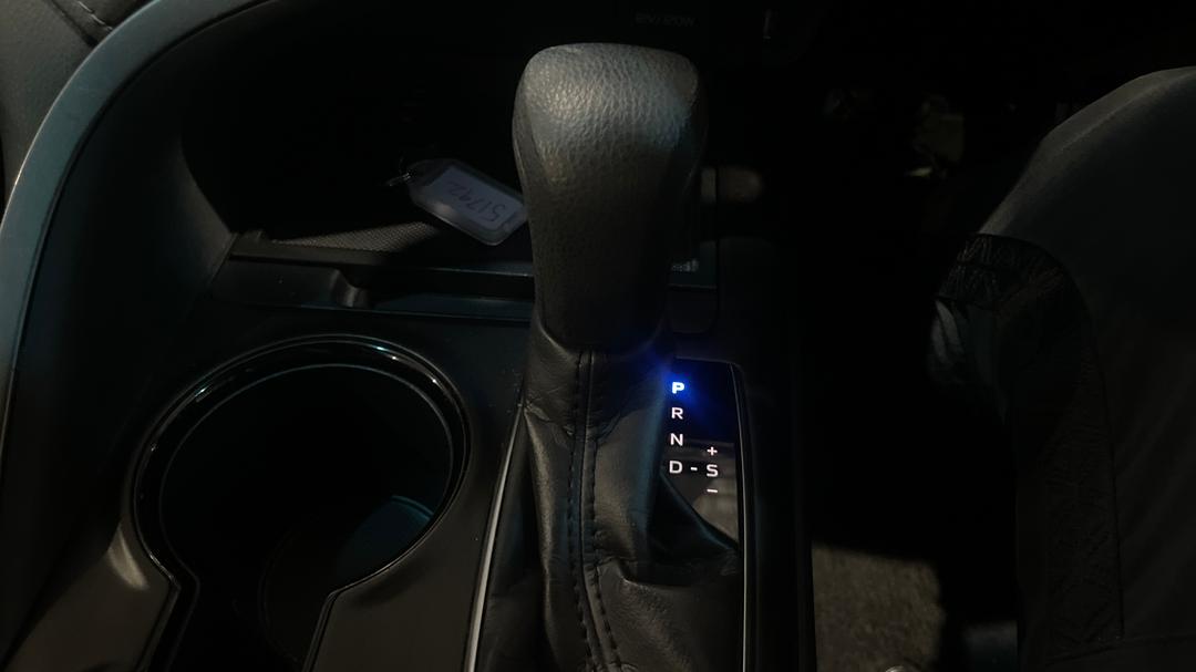 2023 Toyota Camry Ascent Hybrid, Automatic, 55004 km, Gear Lever 