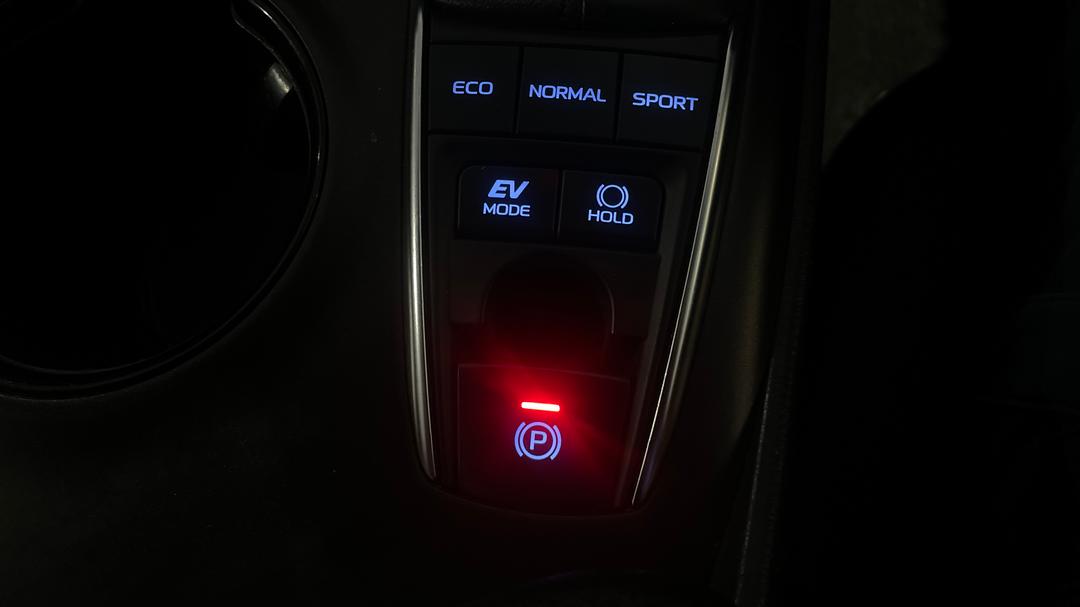 2023 Toyota Camry Ascent Hybrid, Automatic, 55004 km, Handbrake