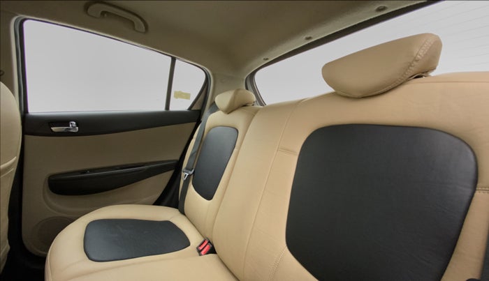 2014 Hyundai i20 SPORTZ 1.4 CRDI, Diesel, Manual, 47,538 km, Right Side Rear Door Cabin