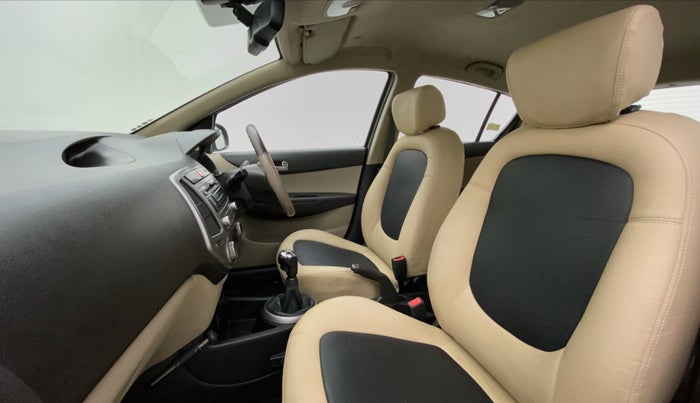 2014 Hyundai i20 SPORTZ 1.4 CRDI, Diesel, Manual, 47,538 km, Right Side Front Door Cabin