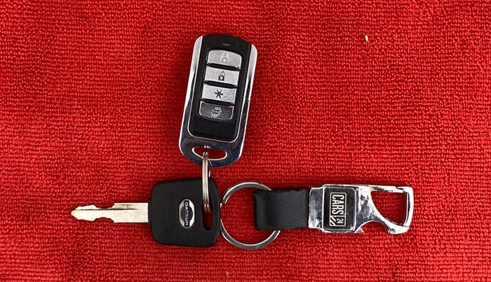 2017 Datsun Redi Go T (O), Petrol, Manual, 17,658 km, Key Close Up