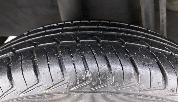 2017 Datsun Redi Go T (O), Petrol, Manual, 17,658 km, Right Rear Tyre Tread