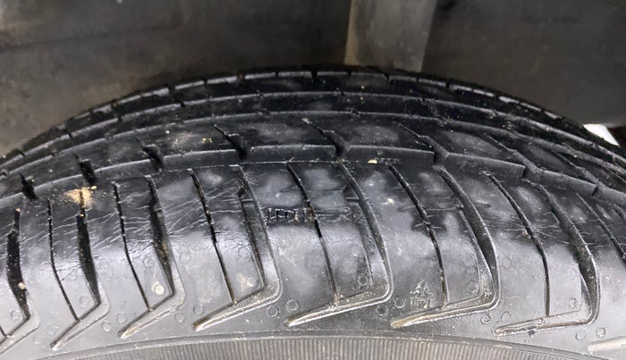 2017 Datsun Redi Go T (O), Petrol, Manual, 17,658 km, Left Rear Tyre Tread