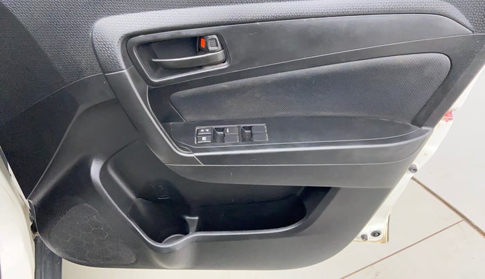 2019 Maruti Vitara Brezza VDI, Diesel, Manual, 27,948 km, Driver Side Door Panels Controls