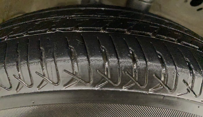 2018 Maruti Wagon R 1.0 LXI CNG (O), CNG, Manual, 42,614 km, Right Rear Tyre Tread