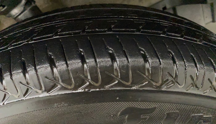 2018 Maruti Wagon R 1.0 LXI CNG (O), CNG, Manual, 42,614 km, Left Rear Tyre Tread