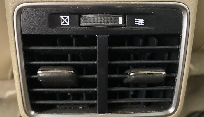 2016 Maruti Ciaz ZXI+ AT, CNG, Automatic, 87,335 km, Rear AC Vents