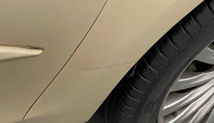 2016 Maruti Ciaz ZXI+ AT, CNG, Automatic, 87,335 km, Right fender - Minor scratches