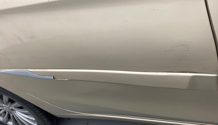 2016 Maruti Ciaz ZXI+ AT, CNG, Automatic, 87,335 km, Right rear door - Slightly dented