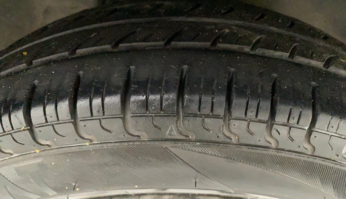 2018 Maruti Alto 800 VXI, Petrol, Manual, 10,202 km, Right Front Tyre Tread