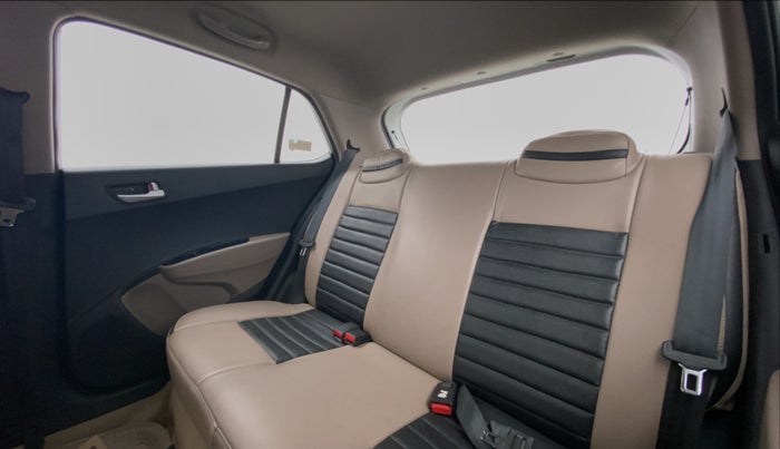 2016 Hyundai Grand i10 SPORTZ 1.2 KAPPA VTVT, Petrol, Manual, 6,976 km, Right Side Rear Door Cabin View