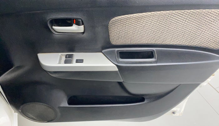 2015 Maruti Wagon R 1.0 LXI, Petrol, Manual, 1,04,826 km, Driver Side Door Panels Controls