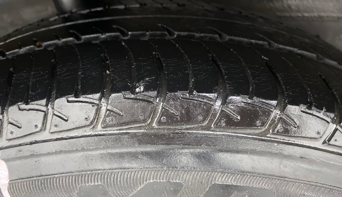 2015 Maruti Celerio VXI AT, Petrol, Automatic, 1,21,969 km, Right Rear Tyre Tread