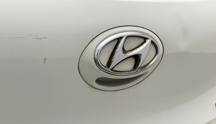 2016 Hyundai Grand i10 MAGNA 1.2 KAPPA VTVT, Petrol, Manual, 46,484 km, Dicky (Boot door) - Handle has minor damage