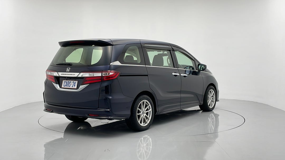 Right Back Diagonal (45- Degree) View