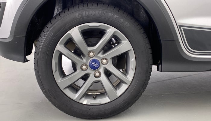 2019 Ford FREESTYLE TITANIUM 1.2 TI-VCT MT, Petrol, Manual, 13,376 km, Right Rear Wheel