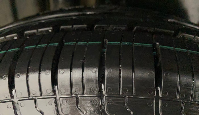 2015 Maruti Swift Dzire VXI, Petrol, Manual, 48,804 km, Right Rear Tyre Tread