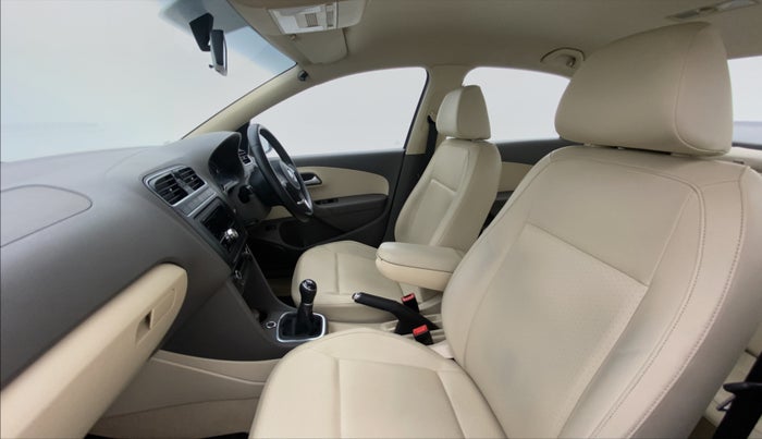 2012 Volkswagen Vento HIGHLINE DIESEL, Diesel, Manual, 57,056 km, Right Side Front Door Cabin