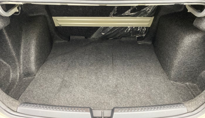 2012 Volkswagen Vento HIGHLINE DIESEL, Diesel, Manual, 57,056 km, Boot Inside