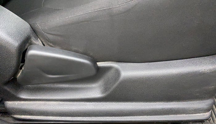 2018 Renault Kwid RXL, Petrol, Manual, 37,789 km, Driver Side Adjustment Panel