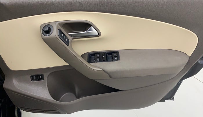 2011 Volkswagen Vento HIGHLINE PETROL, Petrol, Manual, 28,489 km, Driver Side Door Panels Control