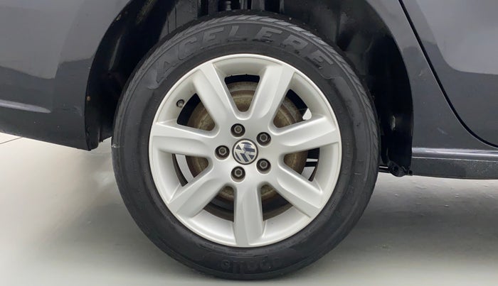 2011 Volkswagen Vento HIGHLINE PETROL, Petrol, Manual, 28,489 km, Right Rear Wheel