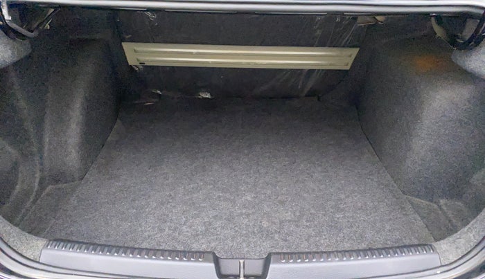 2011 Volkswagen Vento HIGHLINE PETROL, Petrol, Manual, 28,489 km, Boot Inside