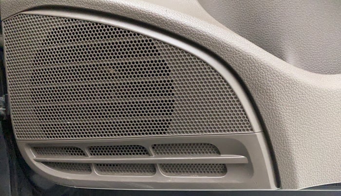 2011 Volkswagen Vento HIGHLINE PETROL, Petrol, Manual, 28,489 km, Speaker