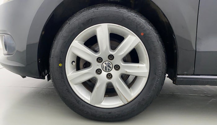2011 Volkswagen Vento HIGHLINE PETROL, Petrol, Manual, 28,489 km, Left Front Wheel