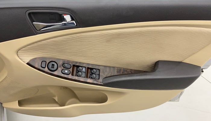2012 Hyundai Verna FLUIDIC 1.6 VTVT SX, Petrol, Manual, 88,309 km, Driver Side Door Panels Control