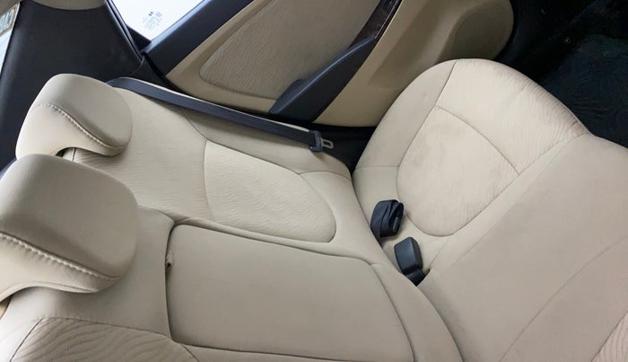 2012 Hyundai Verna FLUIDIC 1.6 VTVT SX, Petrol, Manual, 88,309 km, Second-row left seat - Cover slightly stained