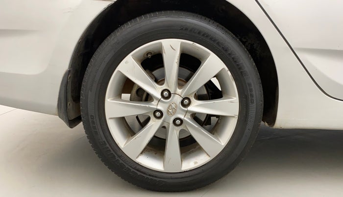 2012 Hyundai Verna FLUIDIC 1.6 VTVT SX, Petrol, Manual, 88,309 km, Right Rear Wheel