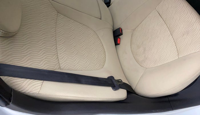 2012 Hyundai Verna FLUIDIC 1.6 VTVT SX, Petrol, Manual, 88,309 km, Second-row right seat - Cover slightly stained