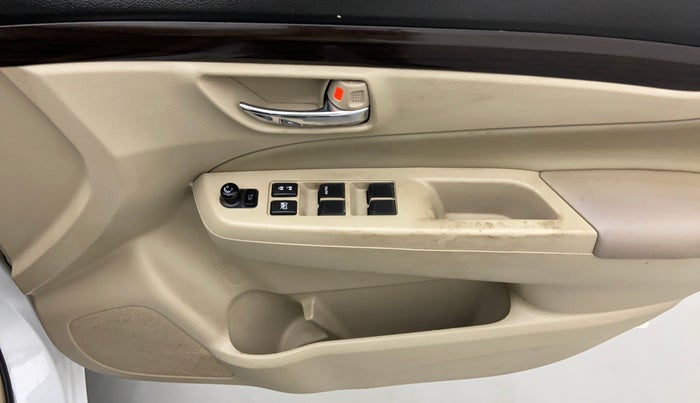 2018 Maruti Ciaz ALPHA 1.3 DDIS SHVS, Diesel, Manual, 50,842 km, Driver Side Door Panels Control