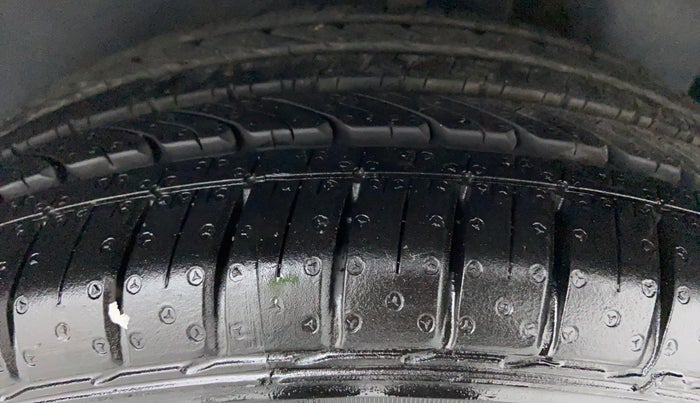 2018 Maruti Ciaz ALPHA 1.3 DDIS SHVS, Diesel, Manual, 50,842 km, Left Rear Tyre Tread