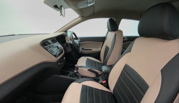 2015 Hyundai Elite i20 MAGNA 1.4 CRDI, Diesel, Manual, 66,762 km, Right Side Front Door Cabin