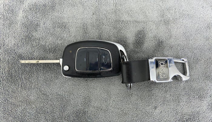 2014 Hyundai Xcent S 1.2, Petrol, Manual, 1,01,135 km, Key Close Up