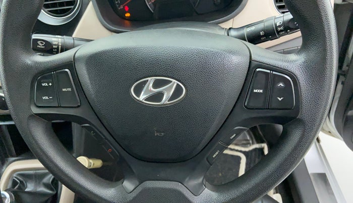 2014 Hyundai Xcent S 1.2, Petrol, Manual, 1,01,135 km, Steering wheel - Phone control not functional