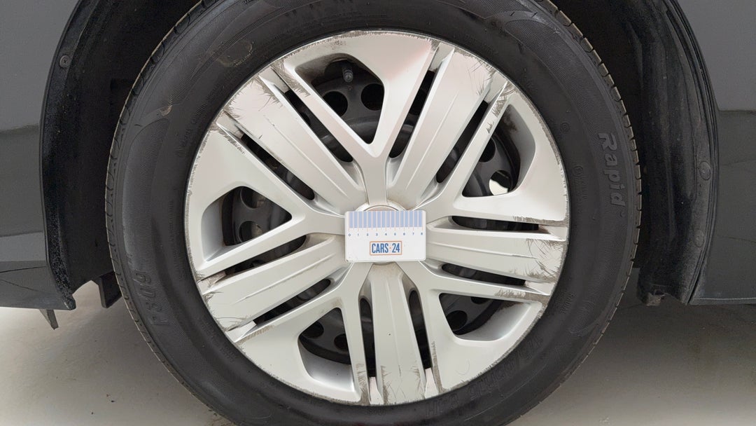 Wheels Hubcap Front LHS Scratch