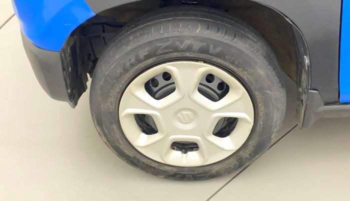 2019 Maruti S PRESSO VXI PLUS AMT, Petrol, Automatic, 54,226 km, Left front tyre - Minor crack