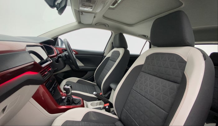 2021 Volkswagen TAIGUN GT PLUS 1.5 TSI DSG, Petrol, Automatic, 33,272 km, Right Side Front Door Cabin