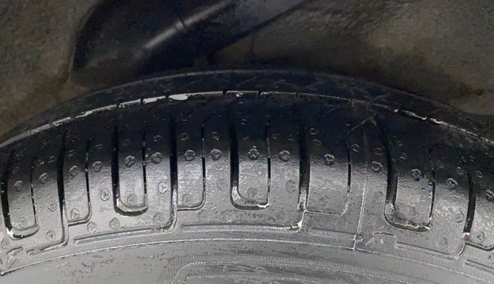 2012 Hyundai i10 MAGNA 1.2, Petrol, Manual, 73,009 km, Left Rear Tyre Tread