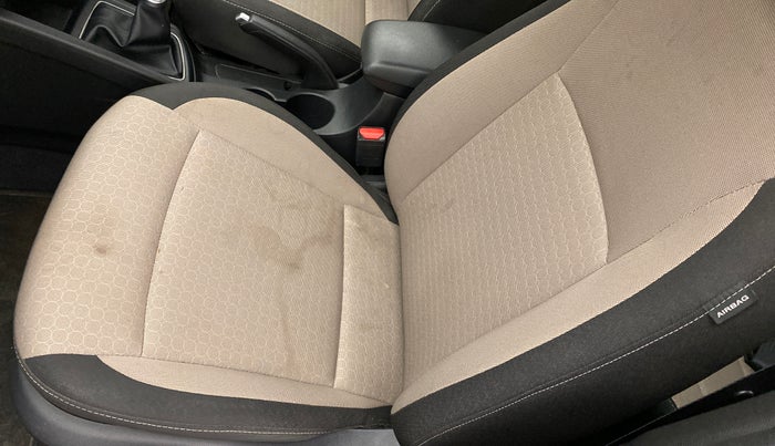 2017 Hyundai Elite i20 ASTA 1.2 (O), Petrol, Manual, 37,884 km, Front left seat (passenger seat) - Cover slightly stained