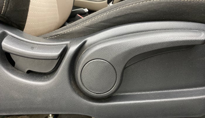 2017 Hyundai Elite i20 ASTA 1.2 (O), Petrol, Manual, 37,884 km, Driver Side Adjustment Panel