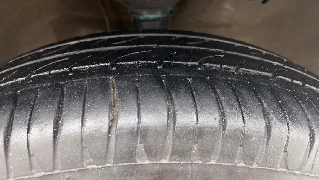 Right Front Tyre Tread