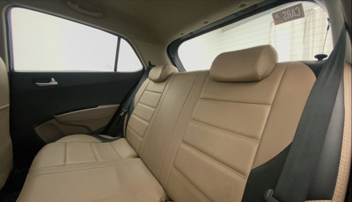 2016 Hyundai Grand i10 ASTA (O) AT 1.2 KAPPA VTVT, Petrol, Automatic, 1,15,410 km, Right Side Rear Door Cabin